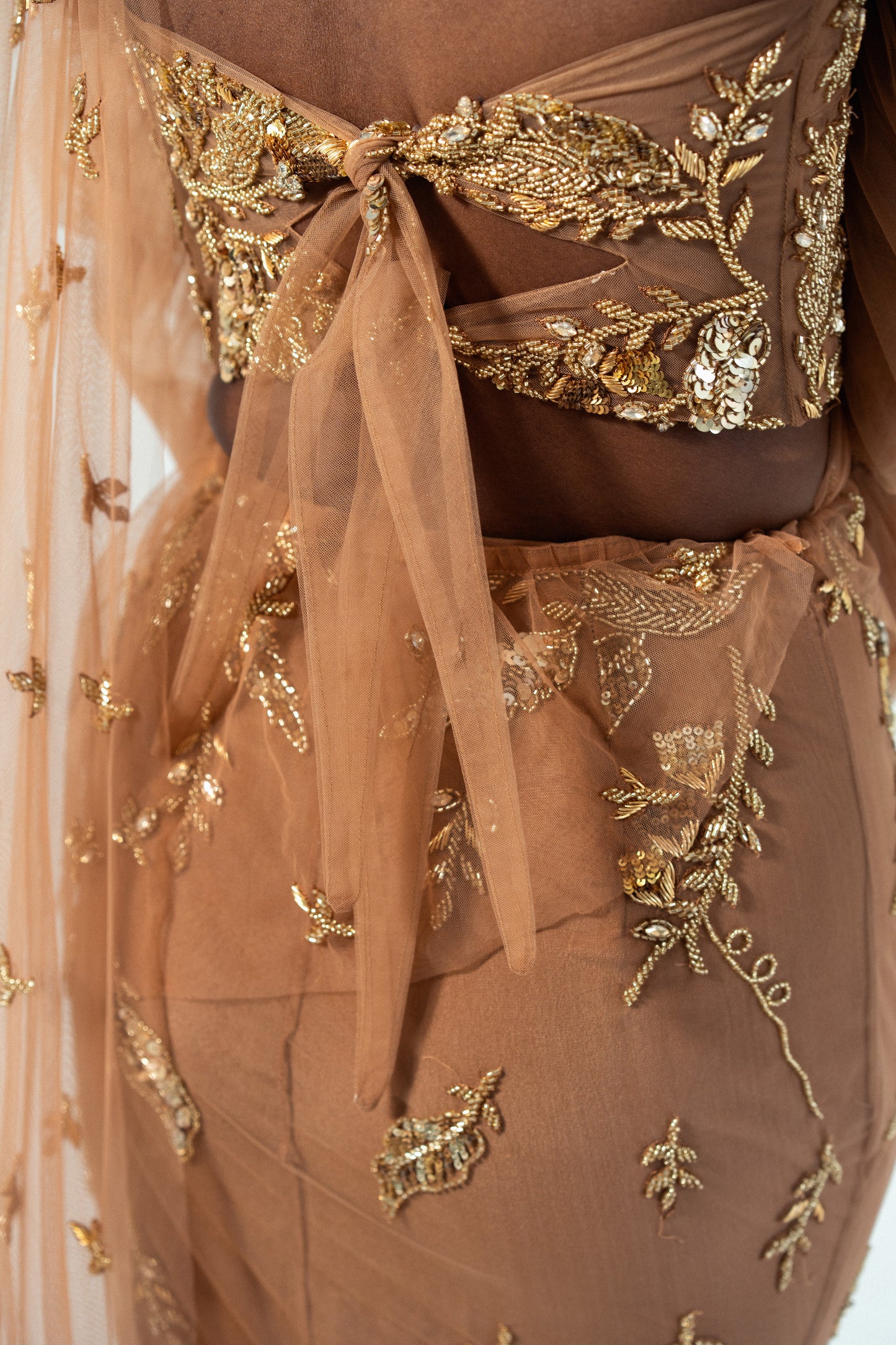 TOP - Strapless in Gold